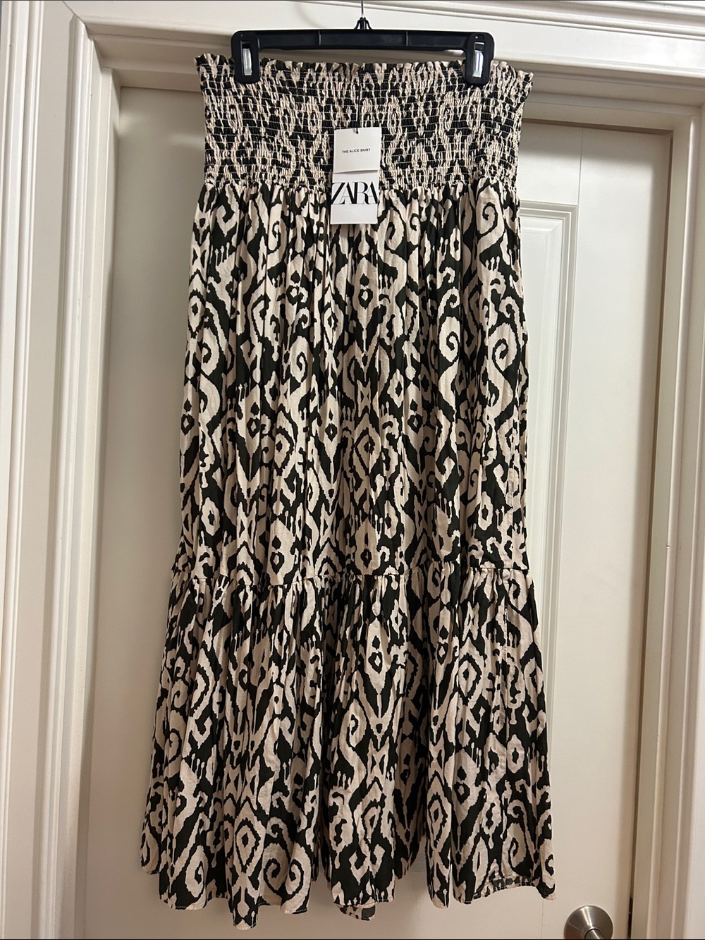 NWT ZARA Black and Cream Printed Tiered Maxi Skirt size L